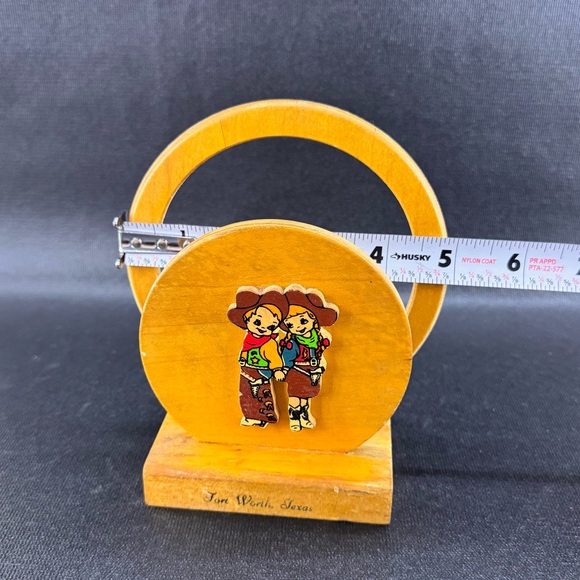Vintage Wooden Cowboy Cowgirl Souvenir Napkin Holder Kitsch - Picture 7 of 7